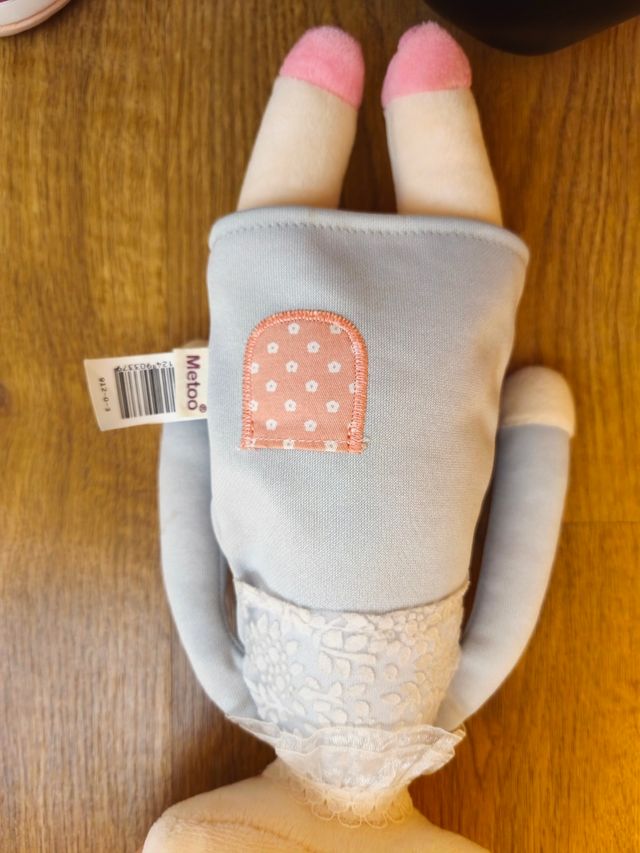 Muñeca Metoo Angela