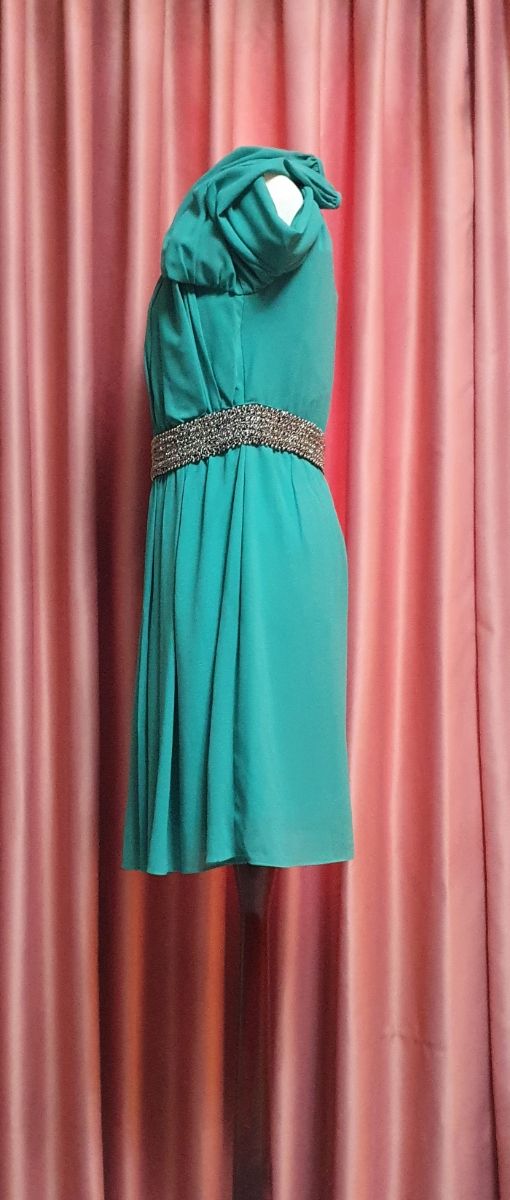 Vestido verde sin estrenar con etiquetas