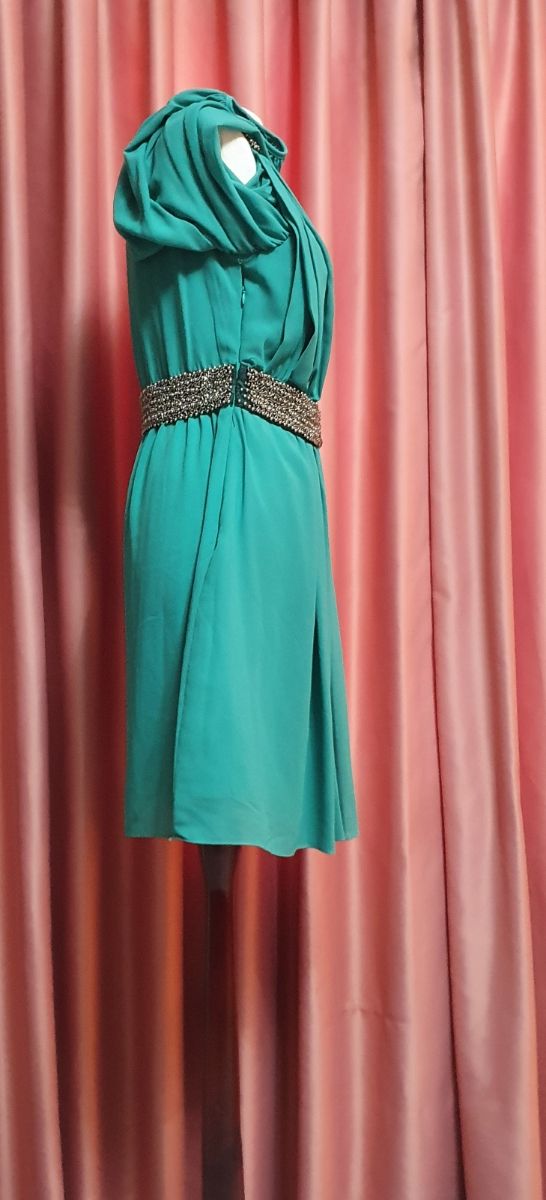 Vestido verde sin estrenar con etiquetas