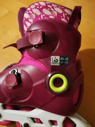 Patins de linea amb proteccions i casc