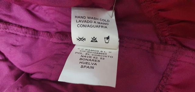 Coqueto y juvenil vestido fucsia