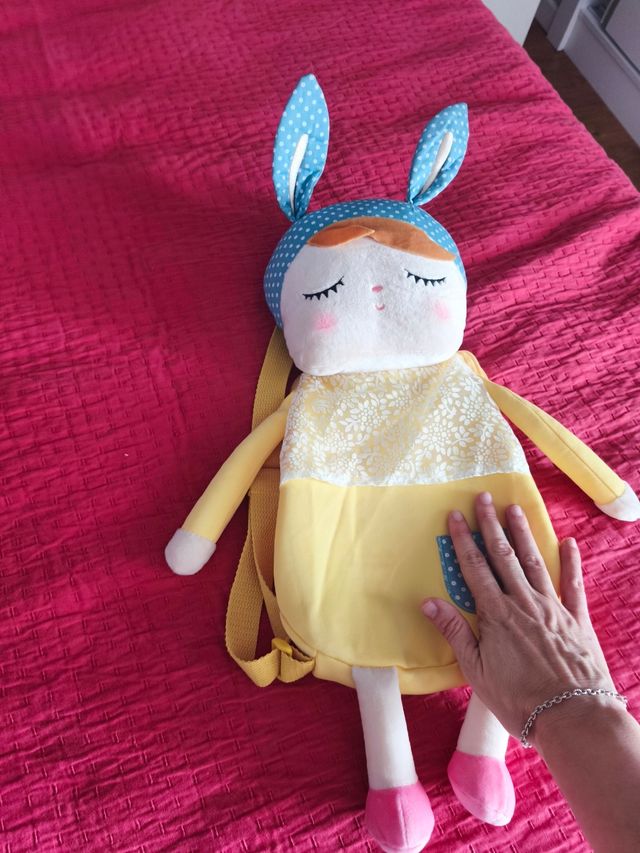 Mochila peluche muñeca Metoo Ángela