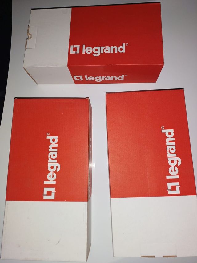 Caja estanca para luces de emergencia