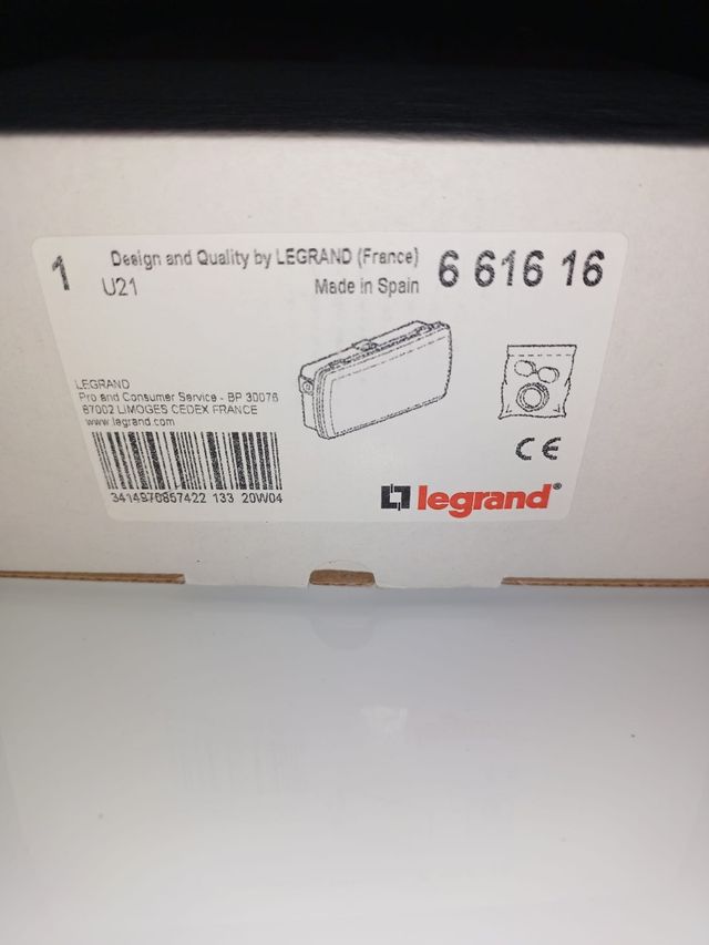 Caja estanca para luces de emergencia