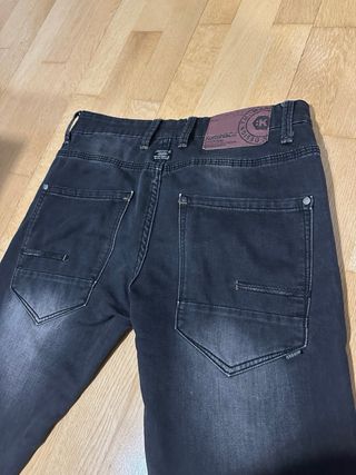 Pantalón vaquero chico 40