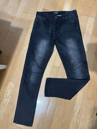 Pantalón vaquero chico 40