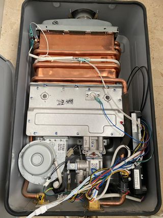 CALENTADOR BOSCH JUNKERS 17Litros HYDRONEXT 5600S