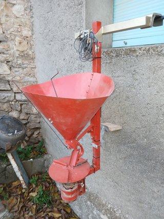 Esparcidor granulado para babosas