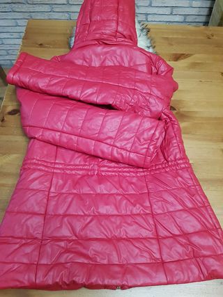 Abrigo plumas rojo desmontablele