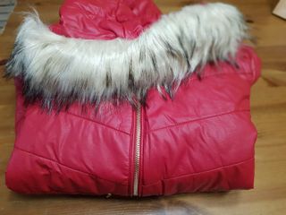 Abrigo plumas rojo desmontablele