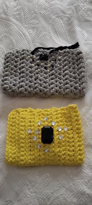 Due borse pochette all'uncinetto