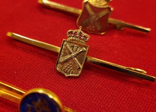 Colección pisacorbatas militares