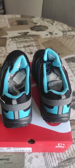 BOTAS PARA SENDERISMO O TRABAJO NUEVAS A ESTRENAR.