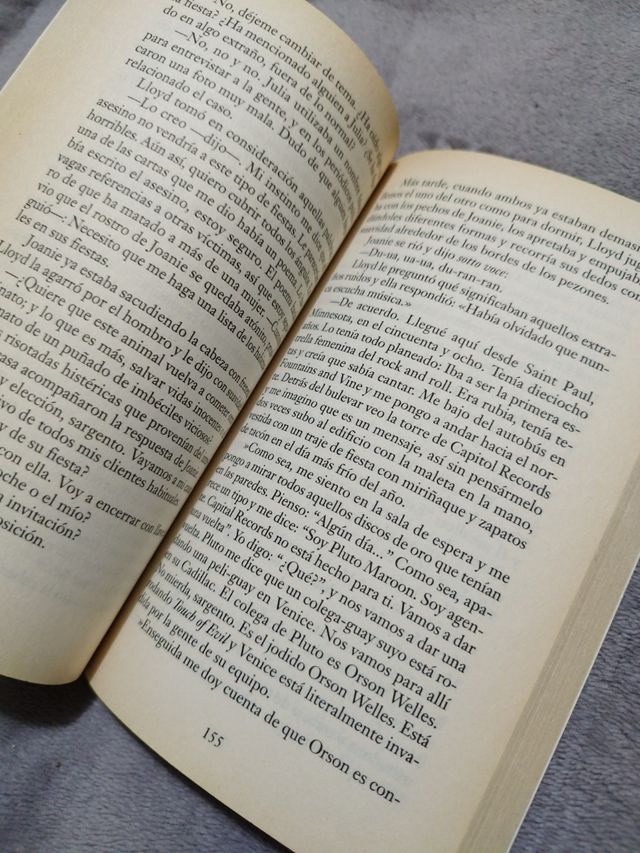 SANGRE EN LA LUNA (Spanish Edition)