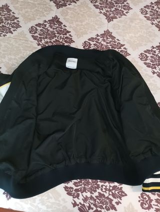 Cazadora chica tipo Bomber