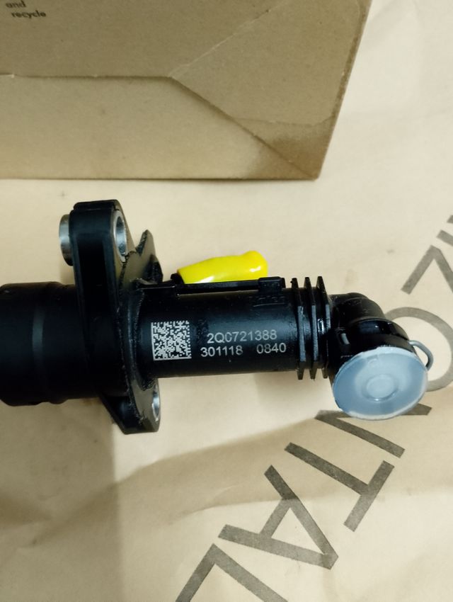 Bomba de embrague 2q0721388
