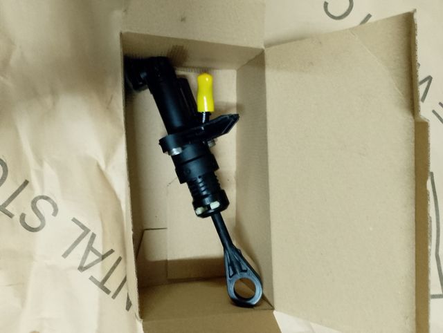 Bomba de embrague 2q0721388