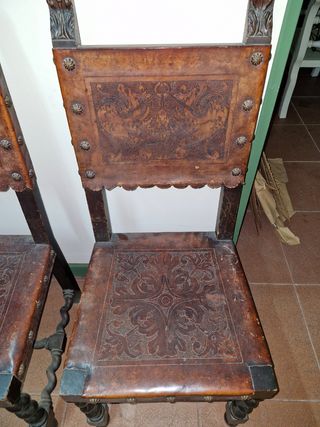 SILLAS DE CUERO ANTIGUO
