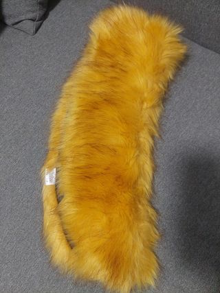 Estola de pelo amarilla