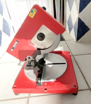 Maquina de cortar madera