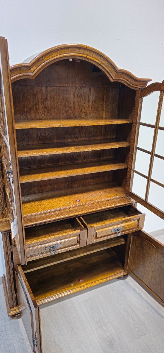 Alacena Rustica de Roble con Vitrina