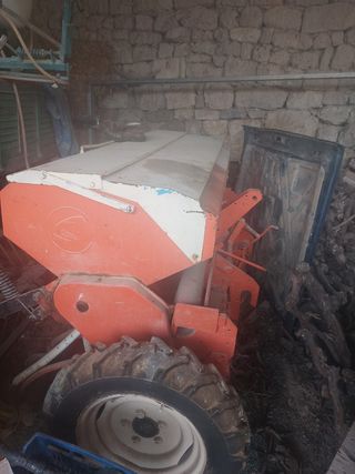 Remolque sembradora abonadora cono sulfatadora