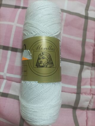 Ovillos de hilo para tejer