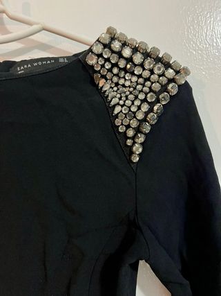 Vestido con piedras fiesta Zara