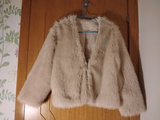 Preciosa capa - chaqueta para evento invernal.