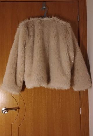 Preciosa capa - chaqueta para evento invernal.