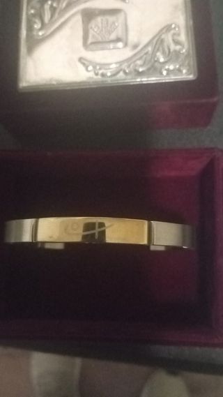 Brazalete deportivo de acero inoxidable