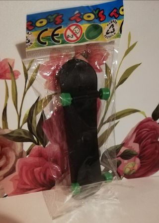 Mini monopatín para muñecas