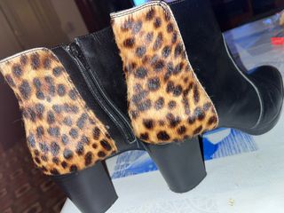 Botas / Botines de piel estampado de leopardo