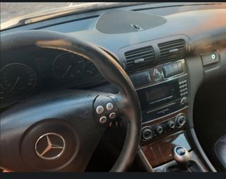Mercedes-Benz Clase C 2004
