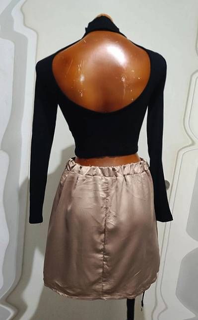 Crop top cut out de canalé