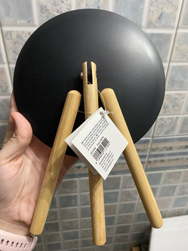 Espejo nuevo con etiquetas