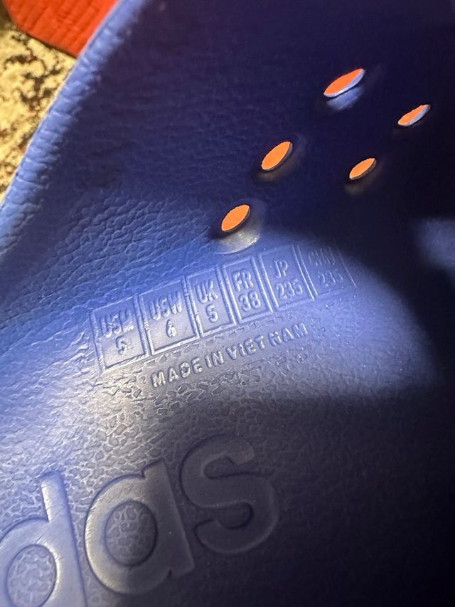 crocs ADIDAS TALLA 38