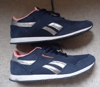 Zapatillas azules y rosas