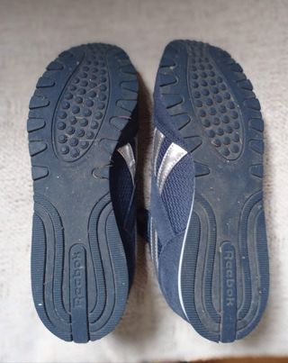Zapatillas azules y rosas