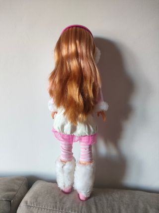 Conjunto Nancy pasea a su hermanita