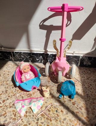 Conjunto Nancy pasea a su hermanita