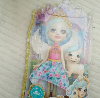 Royal enchantimals muñeca pegaso