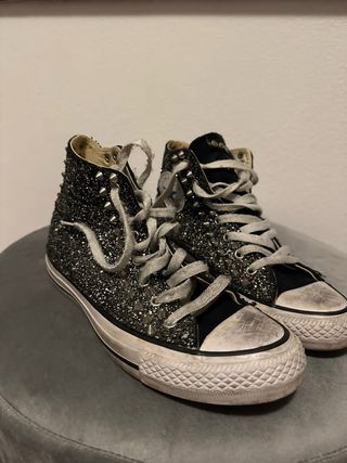 Converse adornadas con purpurina de segunda mano por 20 EUR en Udine en WALLAPOP