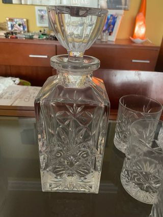 Vasos y botella de coñac cristaleria tall