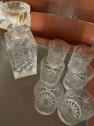 Vasos y botella de coñac cristaleria tall