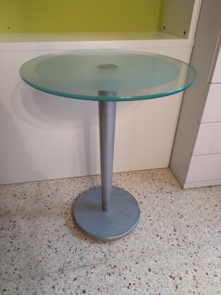 Mesa auxiliar cristal templado