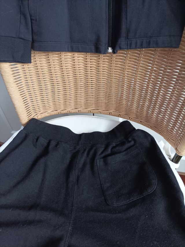 pantalón deportivo negro