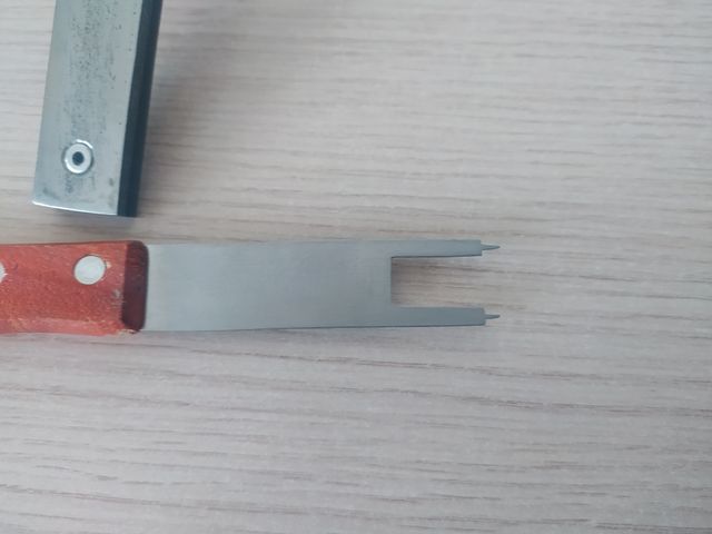 Herramienta para fabricar grapas de surfcasting