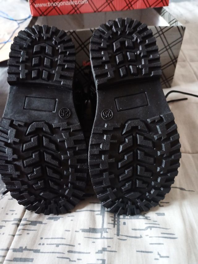 Botas a estrenar niña