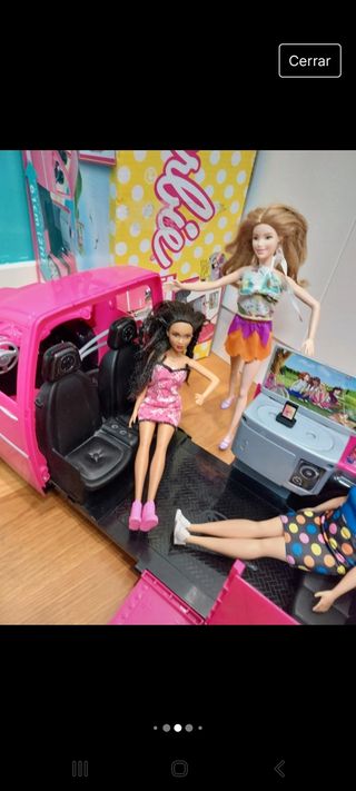 Limusina Barbie + 3 muñecas
